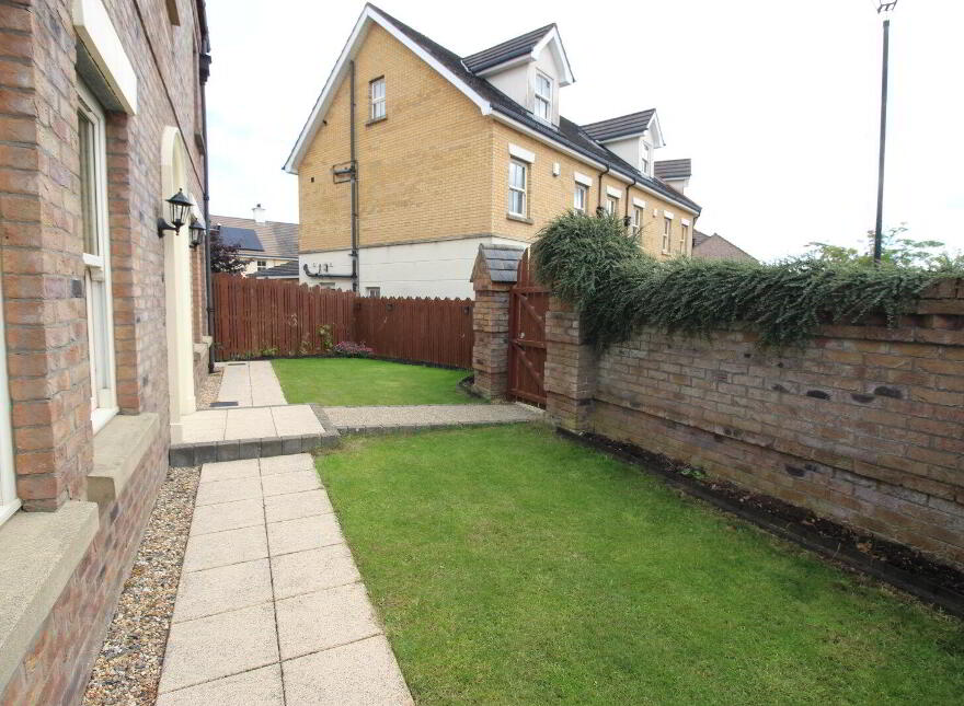 18 Ballantine Gardens, Lisburn, BT27 5FB