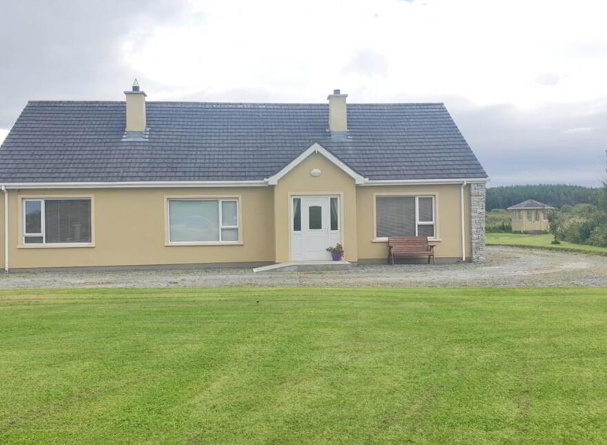 Cruck House, Carndonagh, F93HP22 photo
