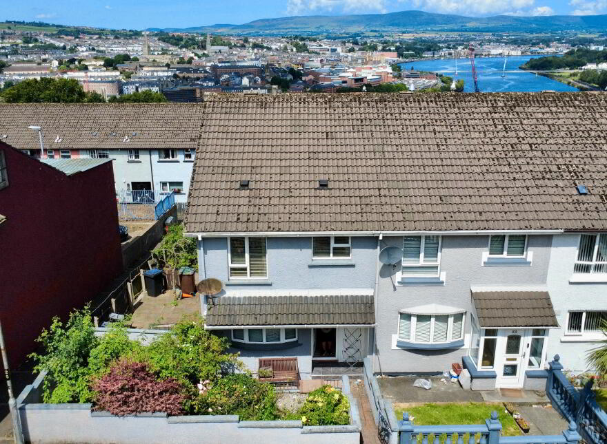 90 Strabane Old Road, Waterside, L'Derry, BT47 2EG photo