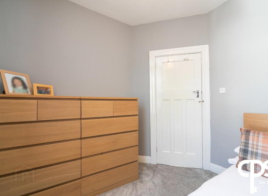 651 Lisburn Road, Belfast, BT9 7GT