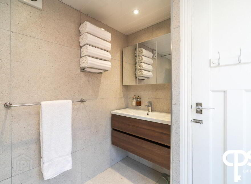 651 Lisburn Road, Belfast, BT9 7GT