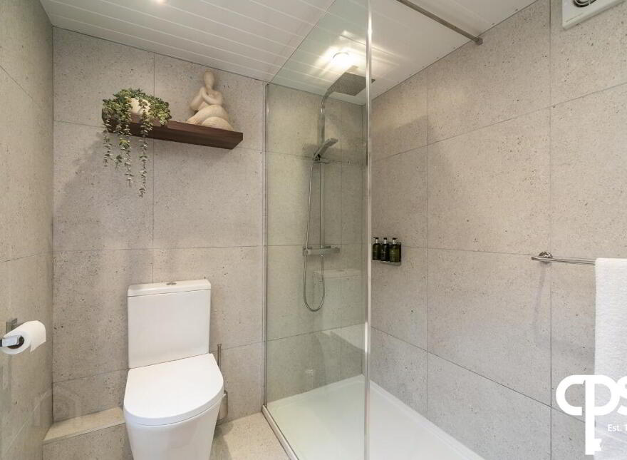 651 Lisburn Road, Belfast, BT9 7GT