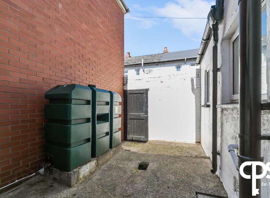 651 Lisburn Road, Belfast, BT9 7GT