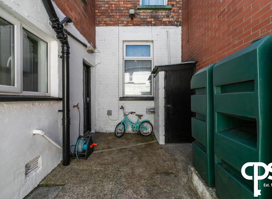 651 Lisburn Road, Belfast, BT9 7GT