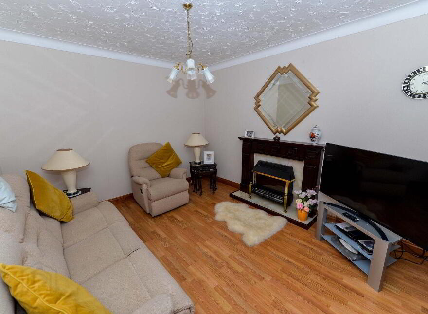 2a Clonallon Gardens, Belfast, BT4 2BY