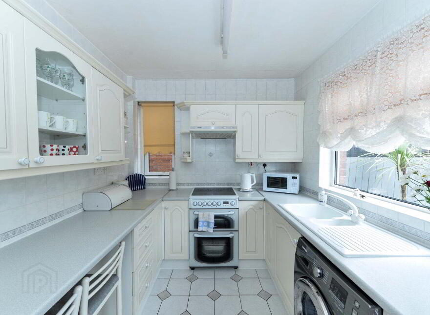 2a Clonallon Gardens, Belfast, BT4 2BY