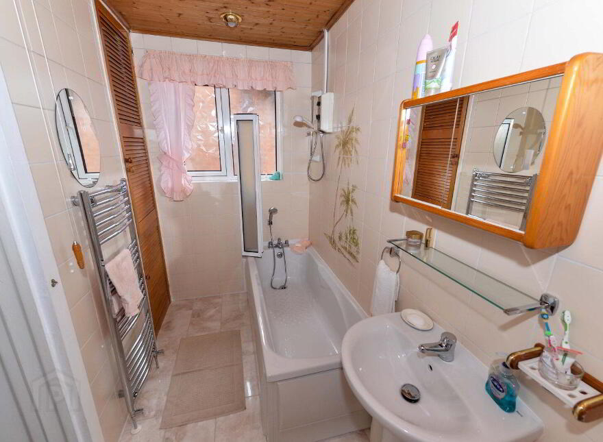 2a Clonallon Gardens, Belfast, BT4 2BY