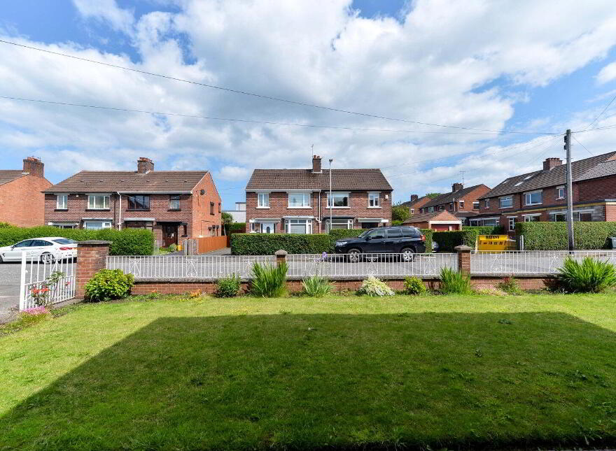 2a Clonallon Gardens, Belfast, BT4 2BY