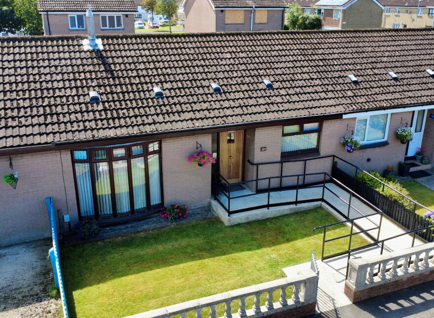 137 Kinsale Park, Waterside, L'Derry, BT47 6NL photo