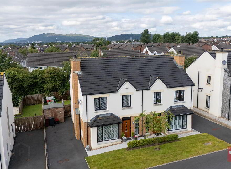16 Chantry Gardens, Greenisland, Carrickfergus, BT38 8GE