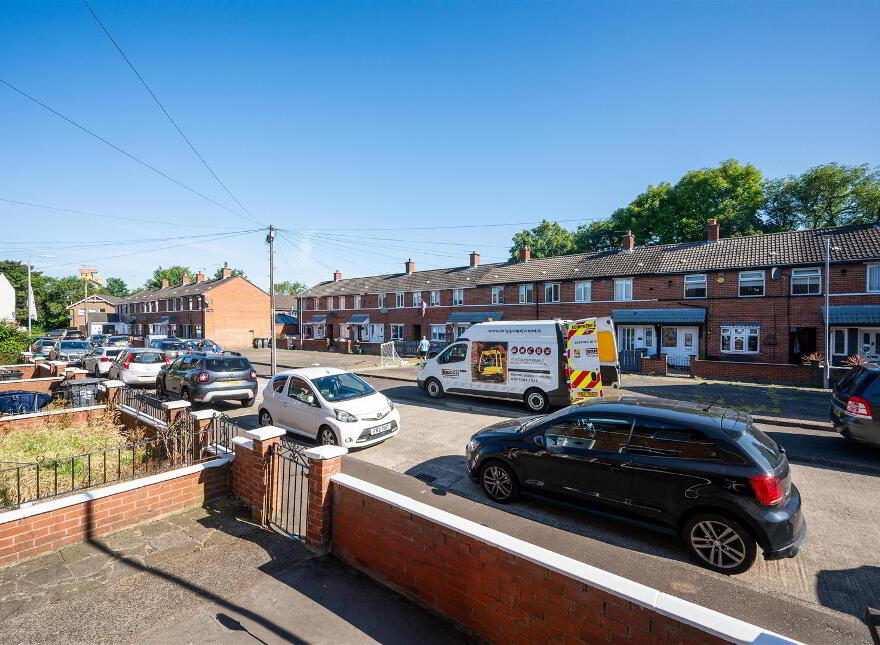 14 Lisavon Drive, Belfast, BT4 1LJ