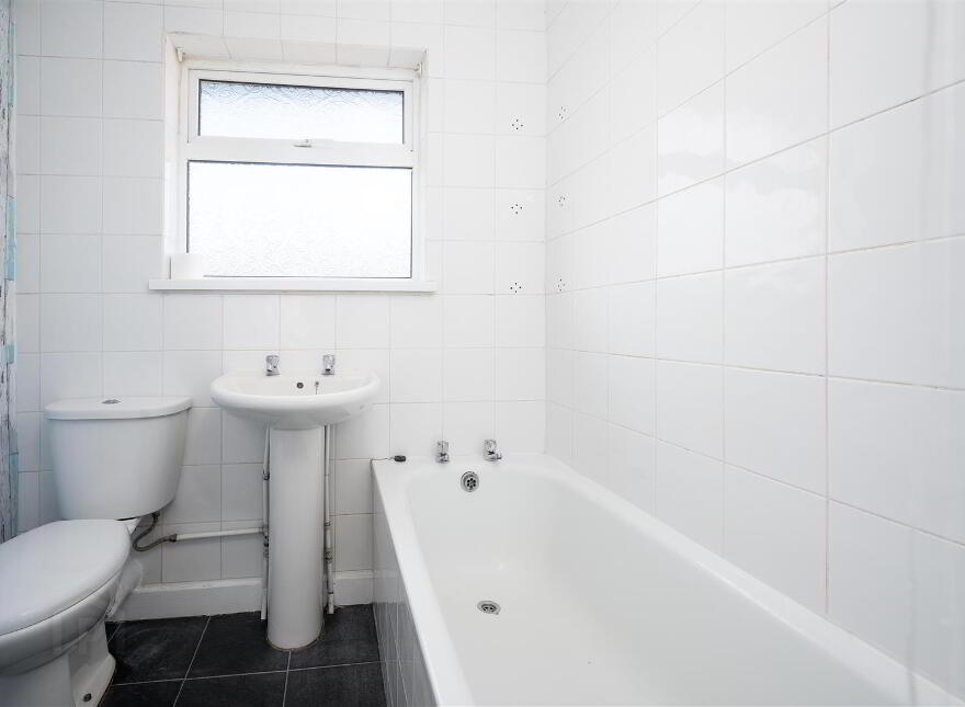 14 Lisavon Drive, Belfast, BT4 1LJ