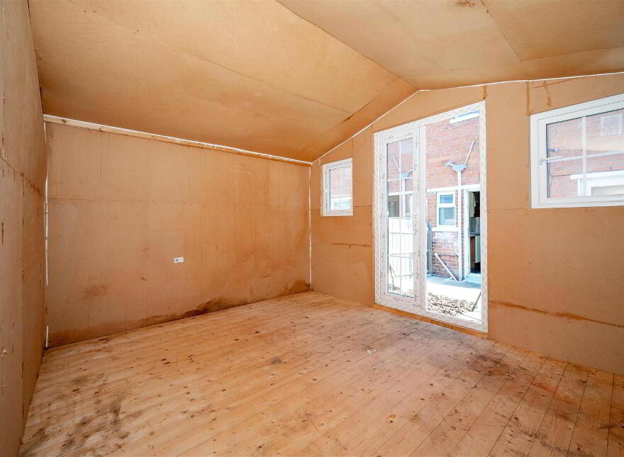 14 Lisavon Drive, Belfast, BT4 1LJ