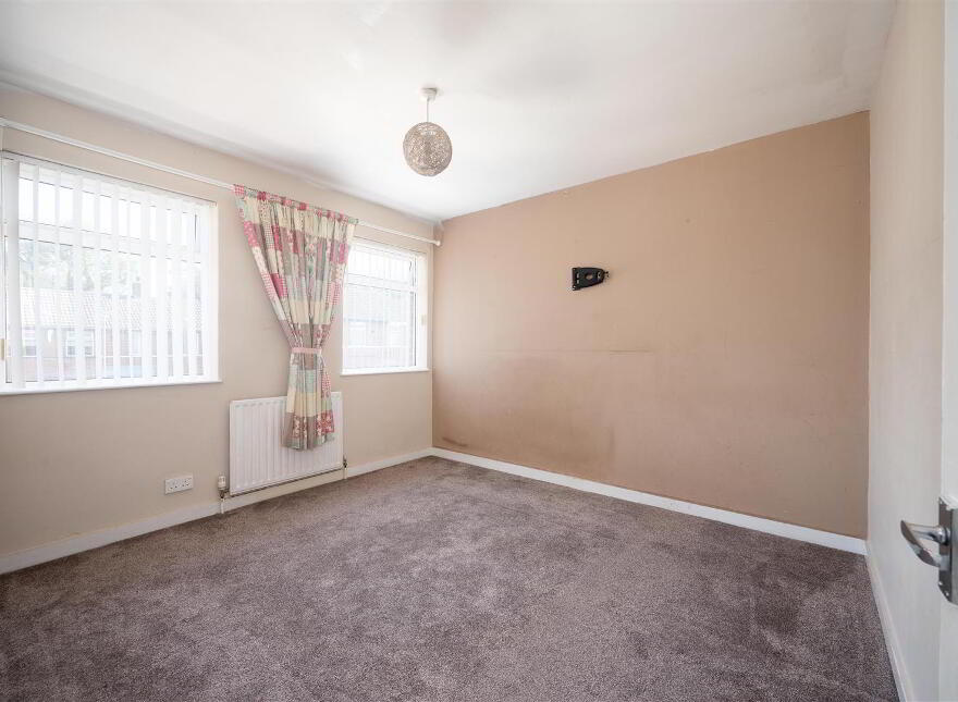 14 Lisavon Drive, Belfast, BT4 1LJ