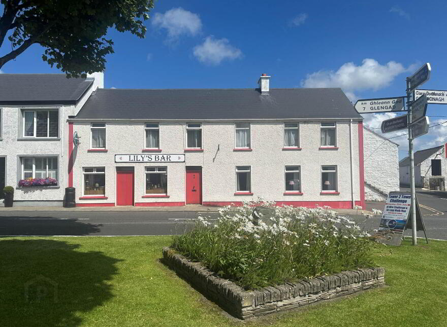 Lily`s Bar, Malin Town, Malin, F93Y47X photo
