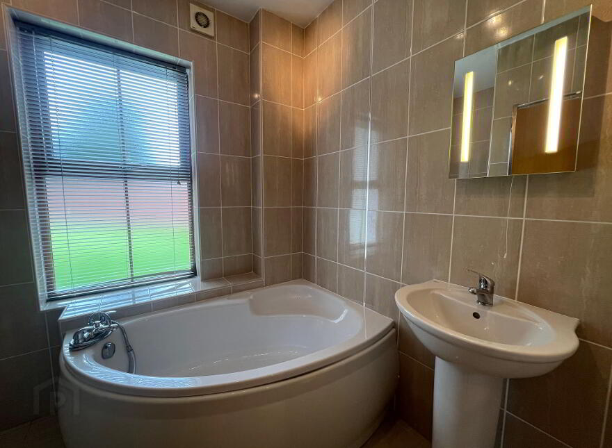 31 Tullymore Garden, Broughshane, Ballymena, BT43 7GU