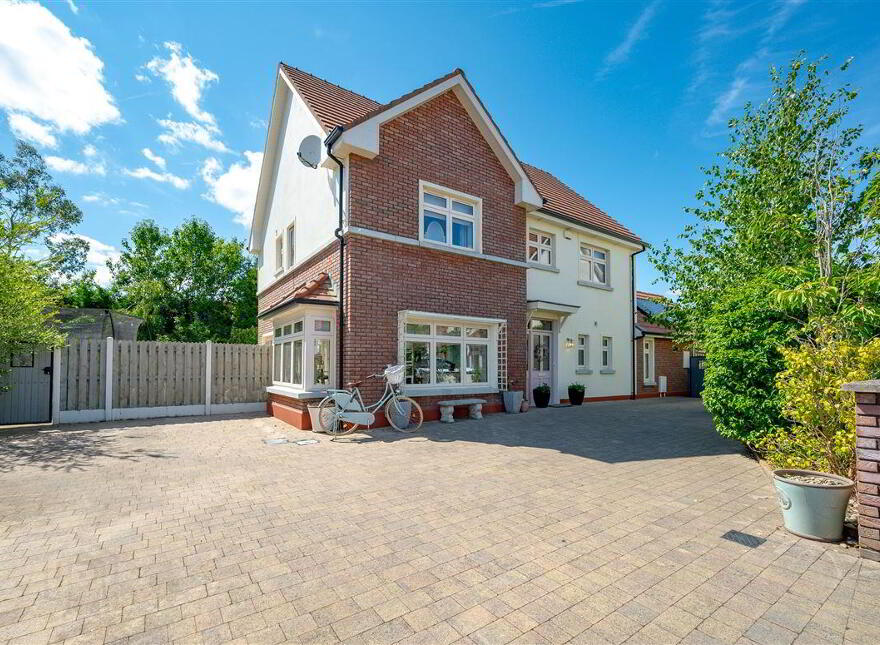 35 Laburnum Avenue, Forest Hill, Carrigaline photo