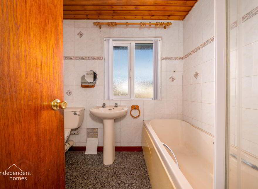 65 Linn Road, Larne, BT40 2BQ