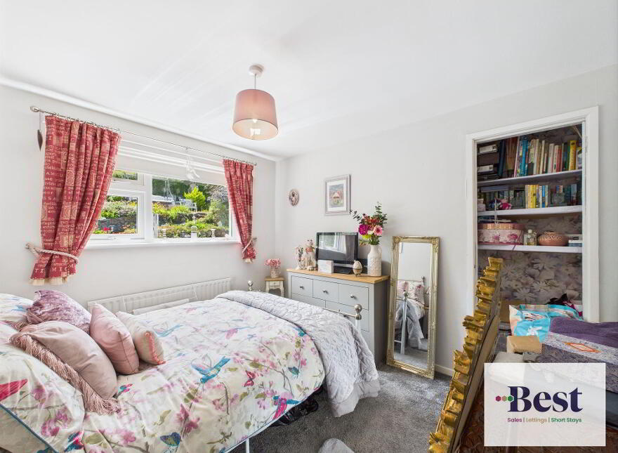 8 Channel Vista, Glenarm, Ballymena, BT44 0AE