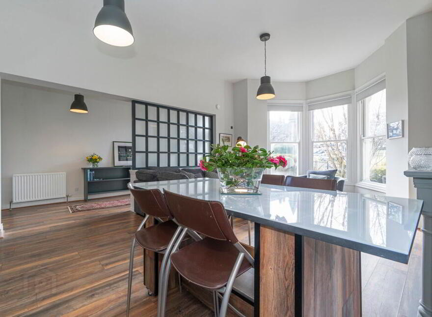 1, 14 College Gardens, Belfast, BT9 6BQ