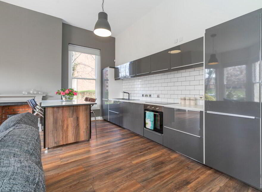 1, 14 College Gardens, Belfast, BT9 6BQ