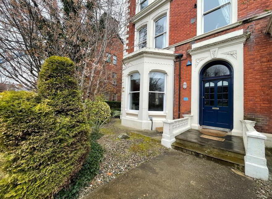 1, 14 College Gardens, Belfast, BT9 6BQ