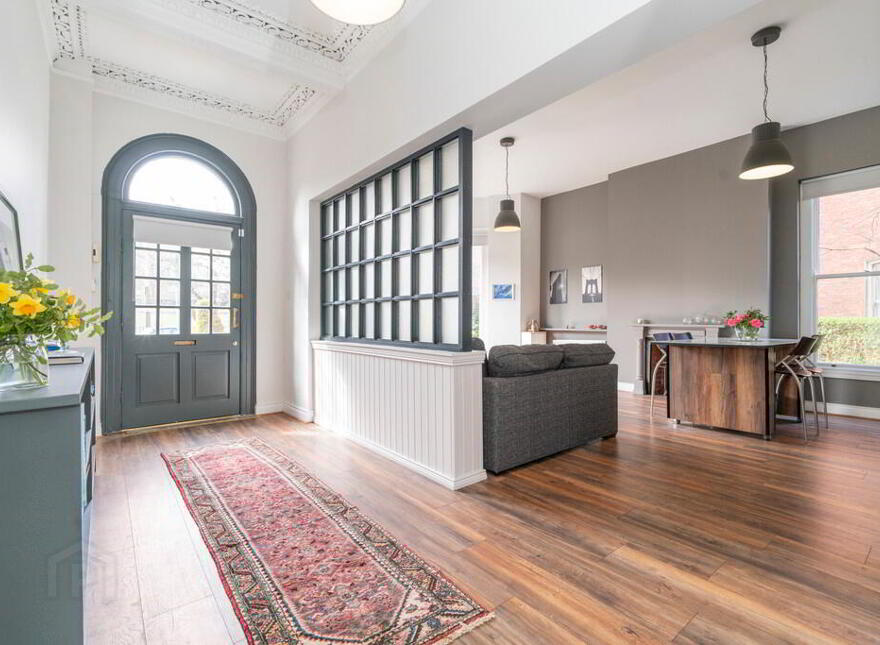 1, 14 College Gardens, Belfast, BT9 6BQ