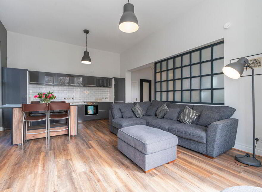 1, 14 College Gardens, Belfast, BT9 6BQ