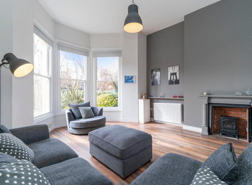 1, 14 College Gardens, Belfast, BT9 6BQ