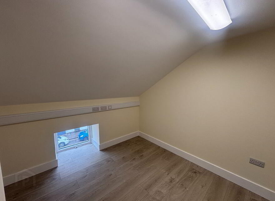 100 Main Street, Charleville, P56TY36