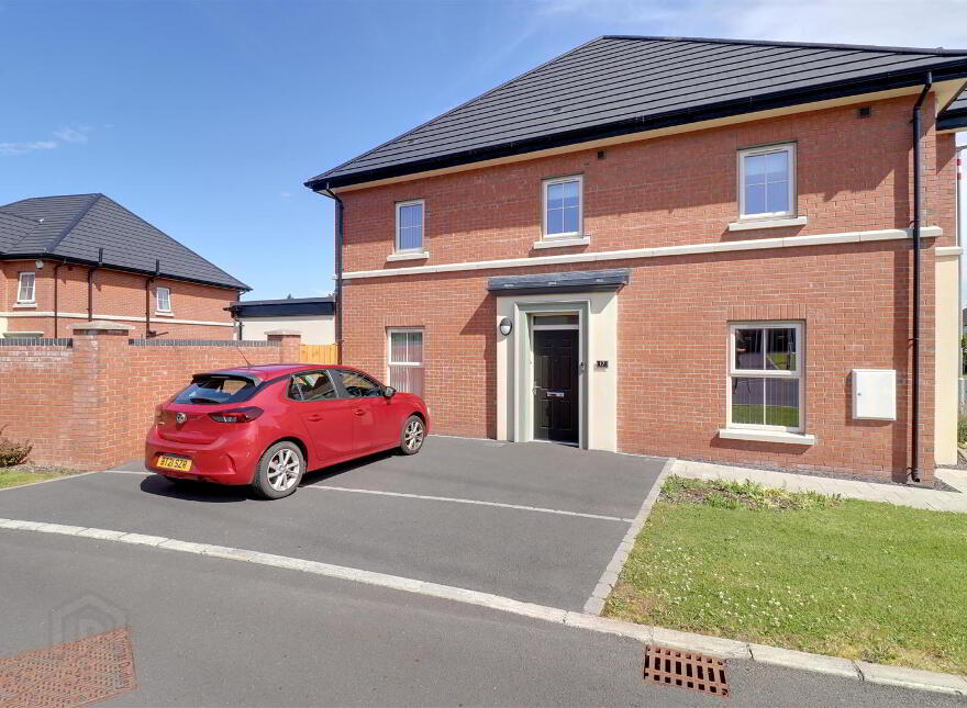 17 Lynn Hall Grove, Bangor, BT19 1LT photo