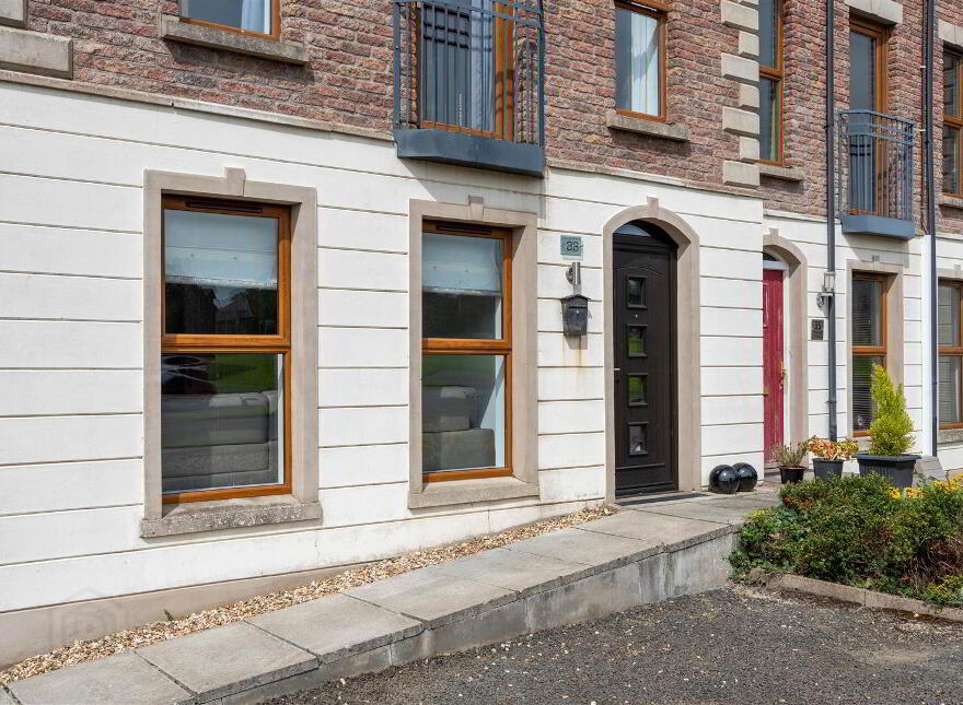 33 Millhouse Road, Antrim, BT41 2UP