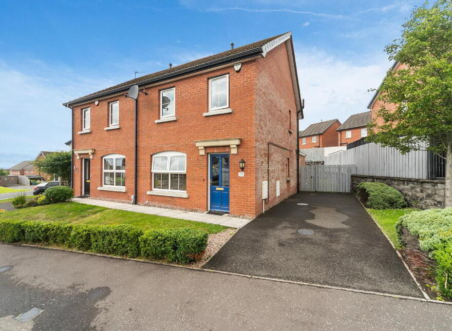 10 Lady Wallace Brae, Lisburn, BT28 3WN photo