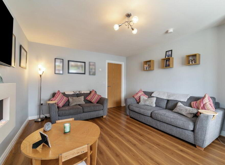 10 Lady Wallace Brae, Lisburn, BT28 3WN