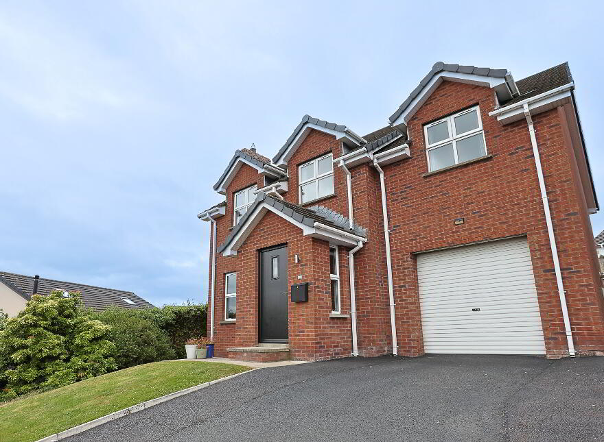80 Mourne Grange, Dromore, BT25 1SZ photo