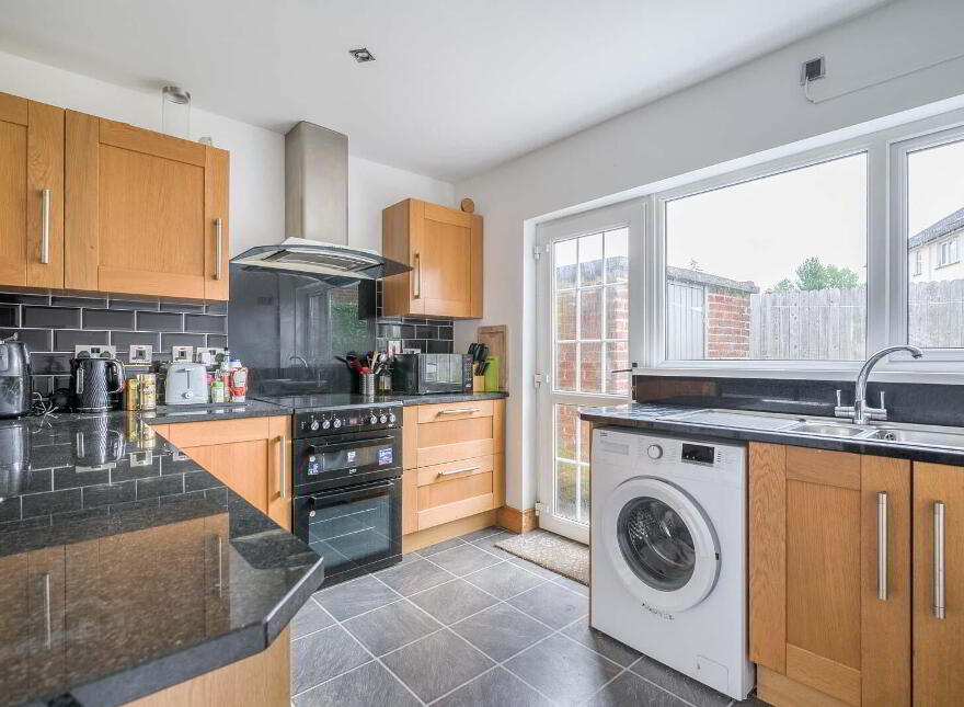 12 Glen Road, Castlereagh, Belfast, BT5 7JH