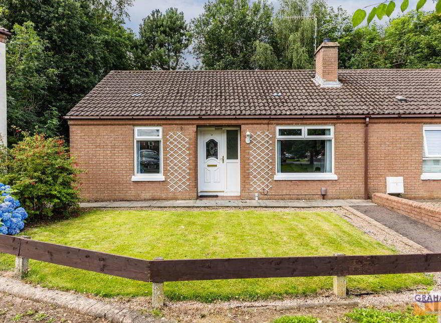 37 Rathvarna Avenue, Lisburn, BT28 2UZ photo