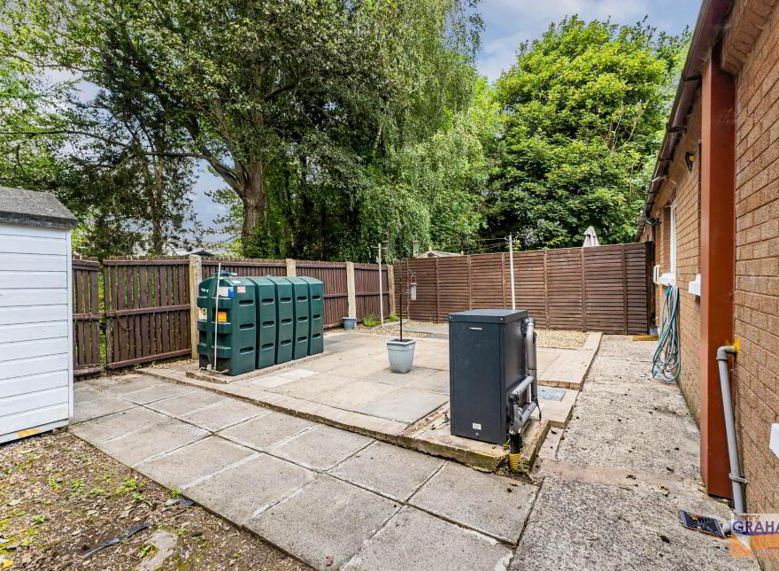 37 Rathvarna Avenue, Lisburn, BT28 2UZ