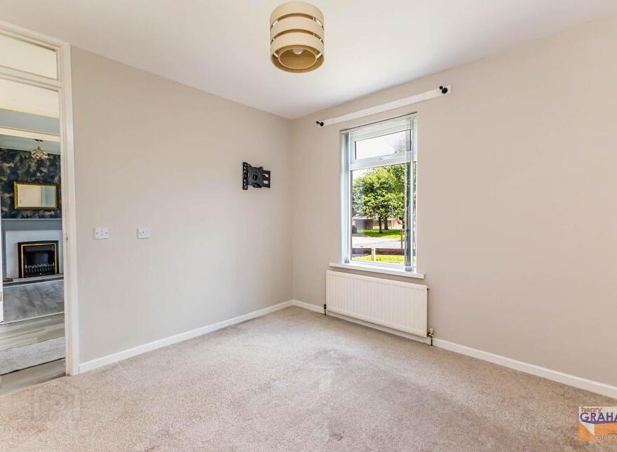 37 Rathvarna Avenue, Lisburn, BT28 2UZ