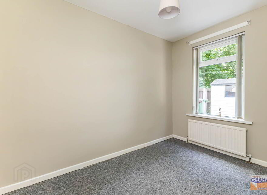 37 Rathvarna Avenue, Lisburn, BT28 2UZ