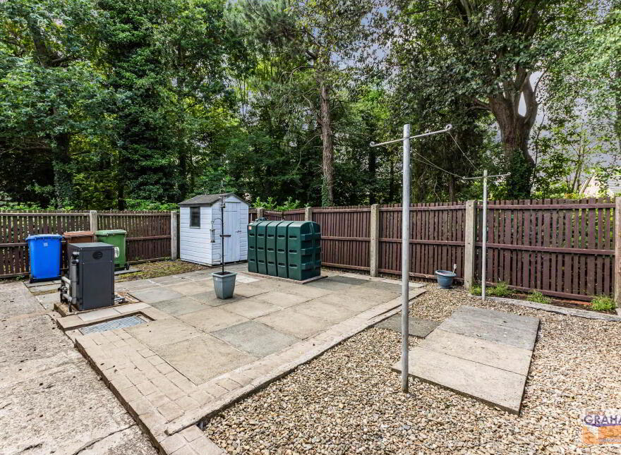 37 Rathvarna Avenue, Lisburn, BT28 2UZ