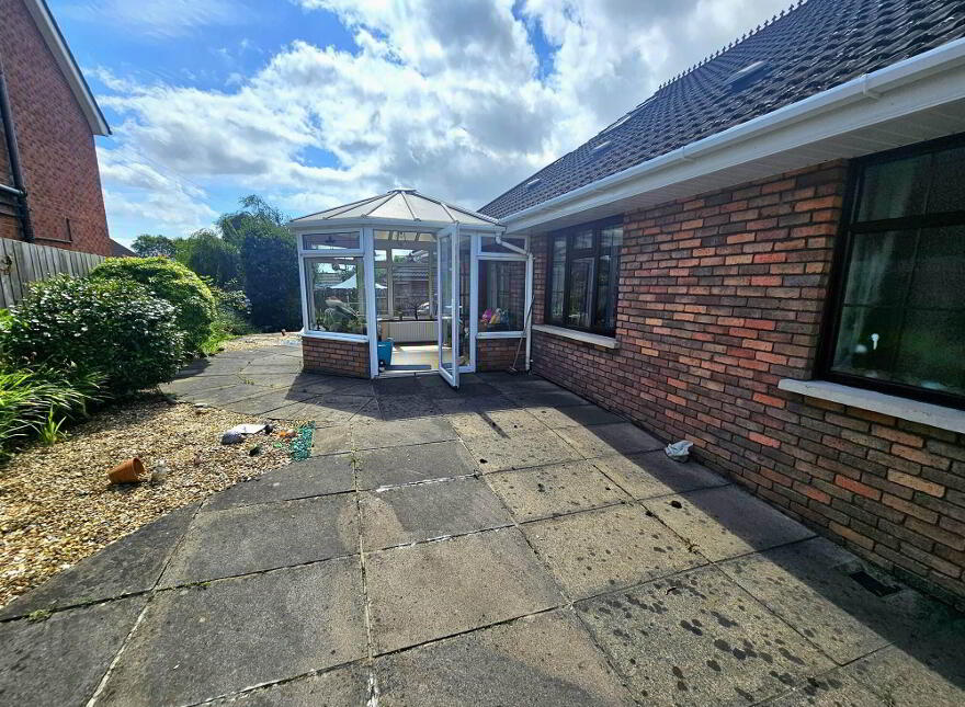 8 Kenilworth Grove, Lisburn, BT28 3UH