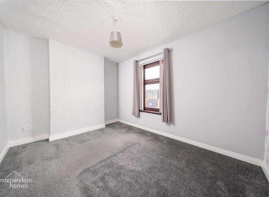 24 Glynview Avenue, Larne, BT40 1BT