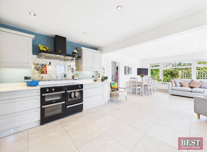 6 Cedar Mews, Warrenpoint, Newry, BT34 3FX