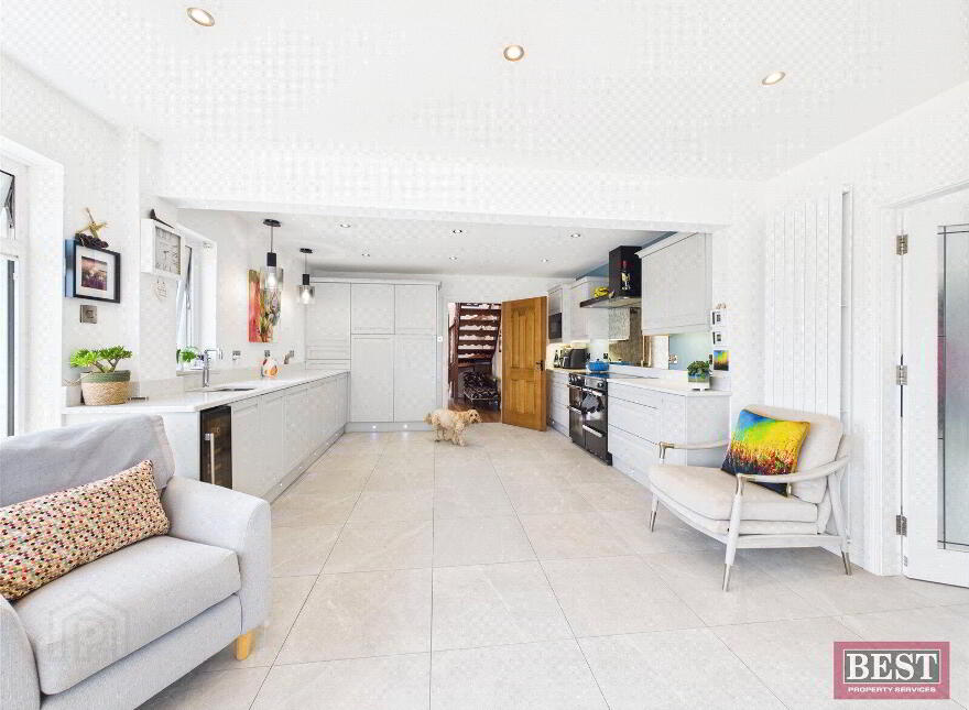6 Cedar Mews, Warrenpoint, Newry, BT34 3FX
