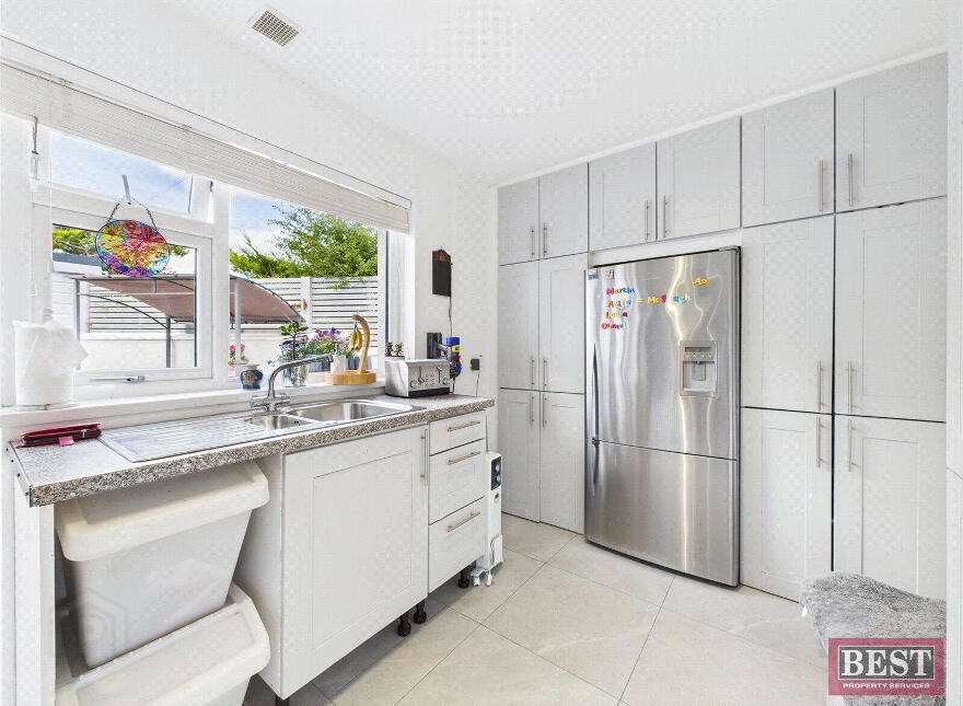 6 Cedar Mews, Warrenpoint, Newry, BT34 3FX