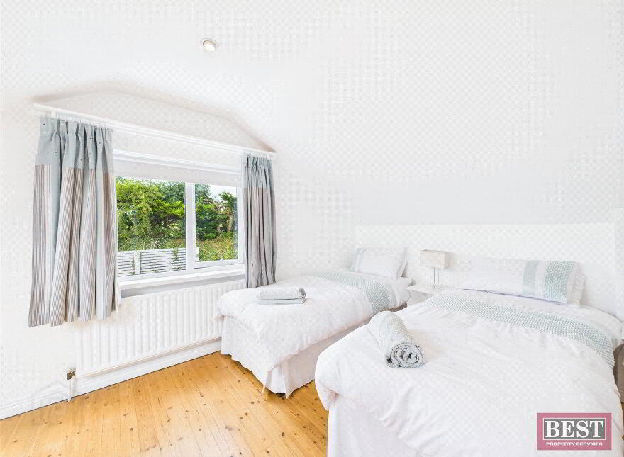 6 Cedar Mews, Warrenpoint, Newry, BT34 3FX