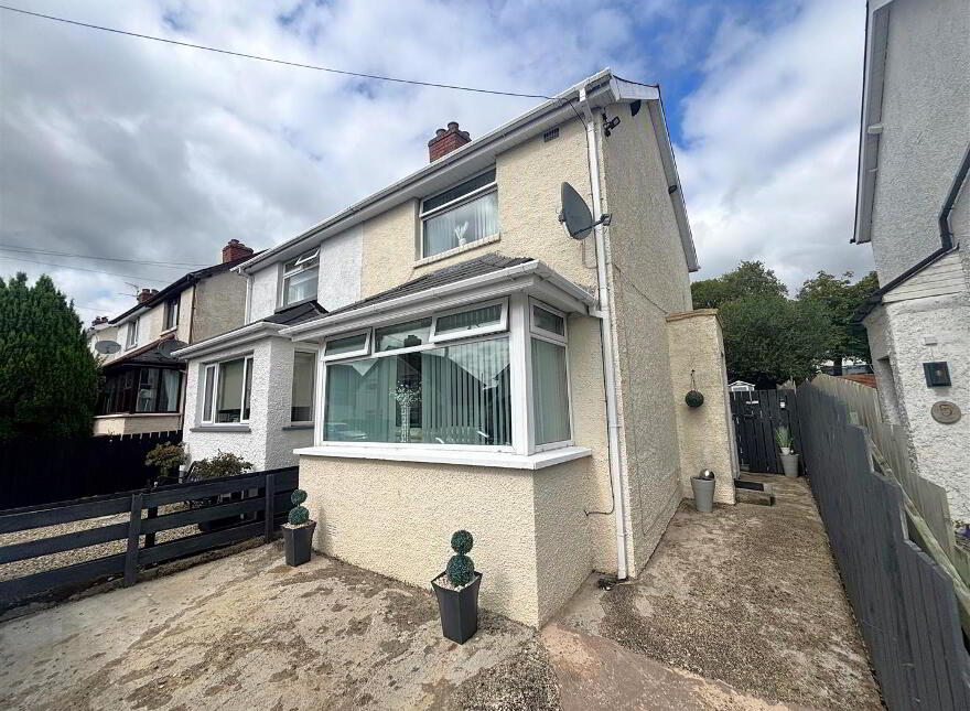 7 Hoylake Park, Belfast, BT14 6PR photo