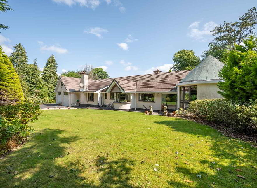 12a Circular Road West, Cultra, Holywood, BT18 0AT