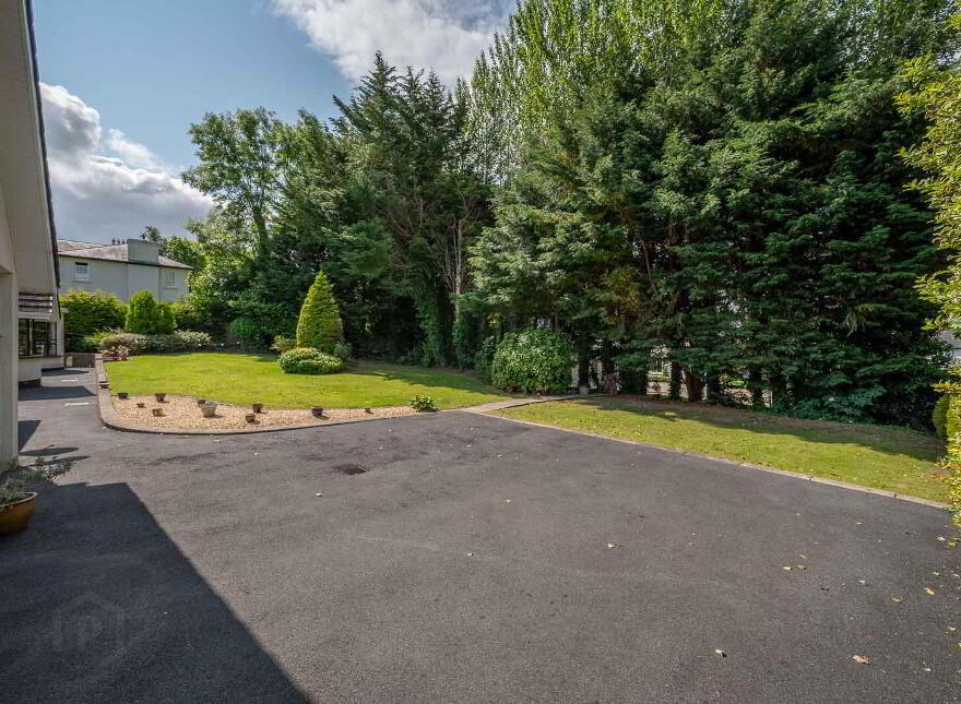 12a Circular Road West, Cultra, Holywood, BT18 0AT